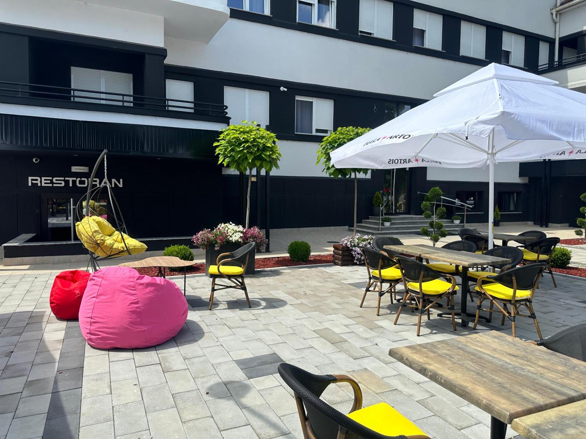 Hotel Cataleya Šabac Exteriör bild